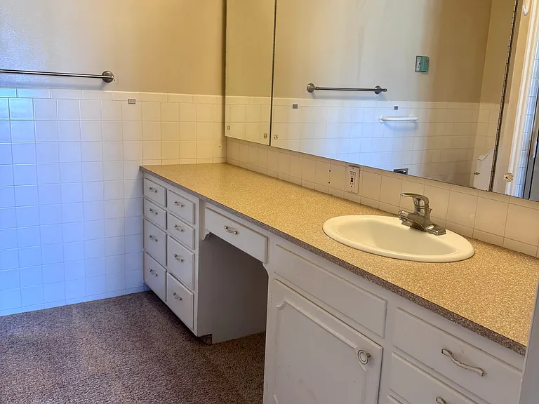 487 Gustafson Dr — Photo 10