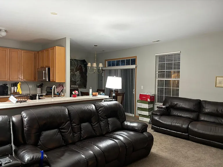 2633 Williamsburg Dr — Photo 2