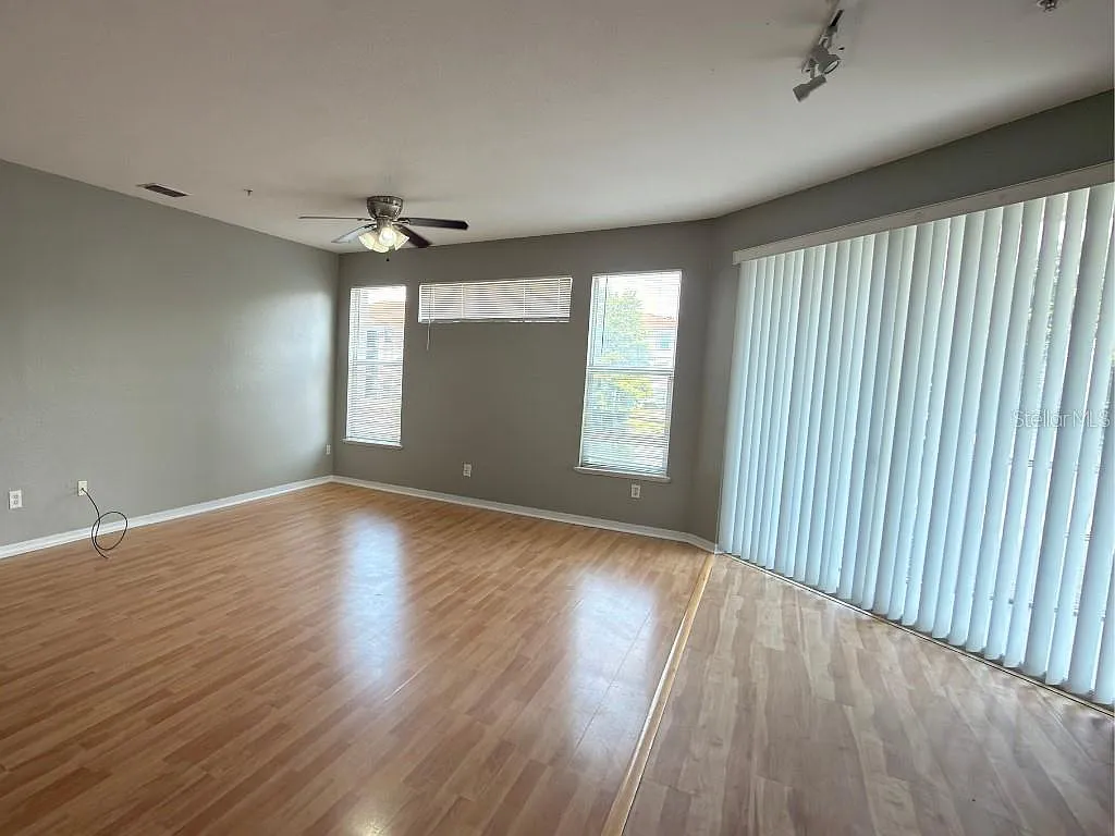 2 bed, 2.0 bath, 1064 sqft, $1,350 — Photo 4