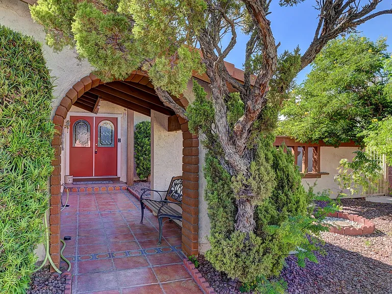 3751 El Camino Rd — Photo 4