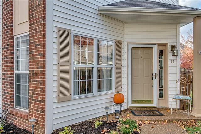 2nd image of 77 Cromford Pl