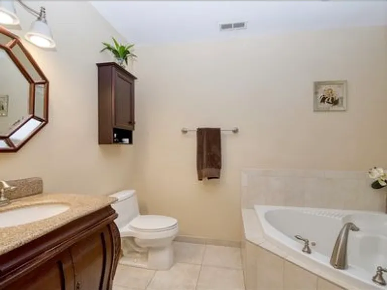 2945 Hartzell St — Photo 15