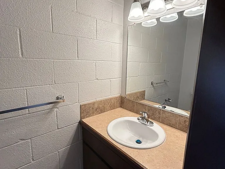 111 Beacon Hill Dr — Photo 5