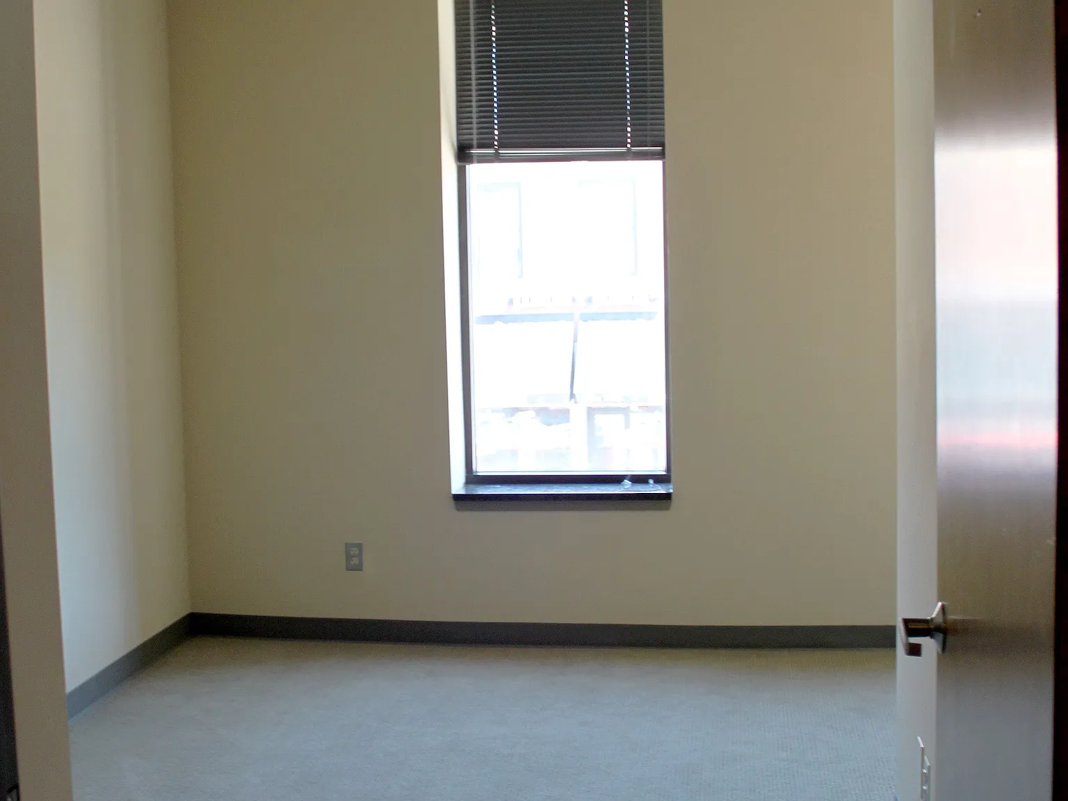1012 E Broadway — Photo 2