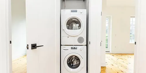 Rented by PREMIUM US INC