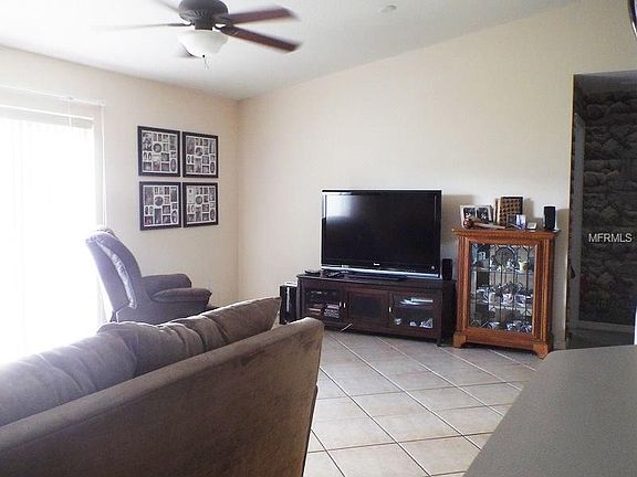 4th image of 929 Nancy Ct