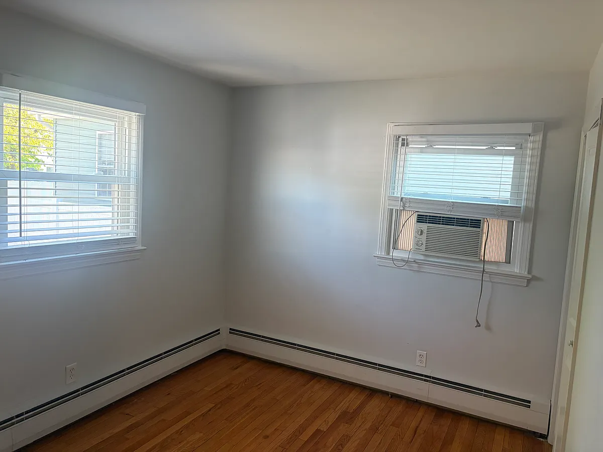 Building Photo - 627 S Manetta Dr