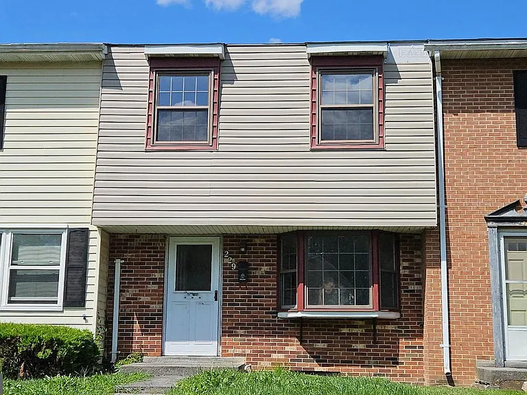 229 Ritter Pl — Photo 1