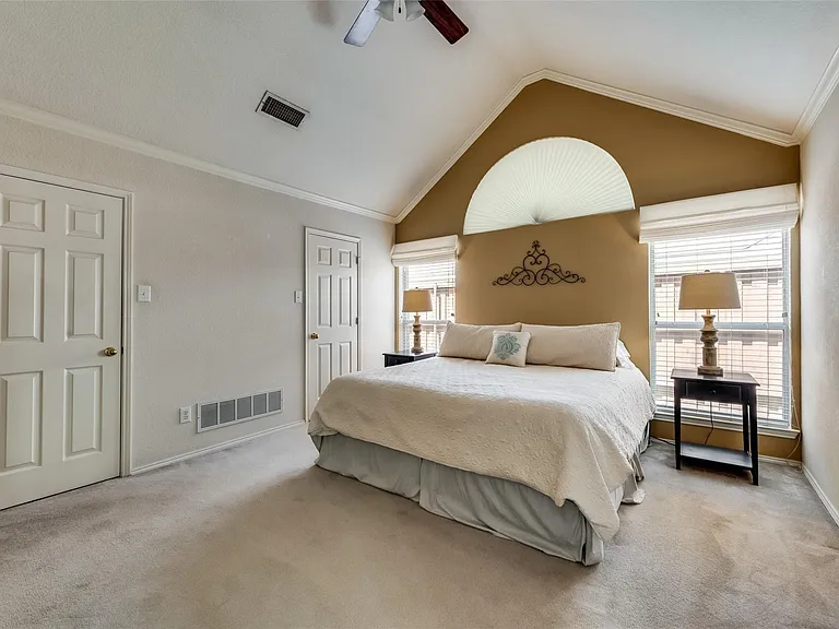 808 Amber Ct — Photo 32