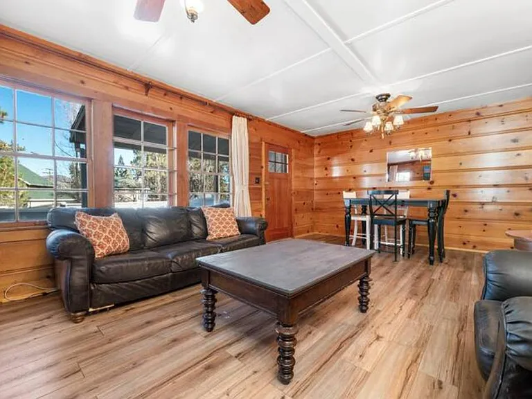 697 Chipmunk Ln — Photo 4