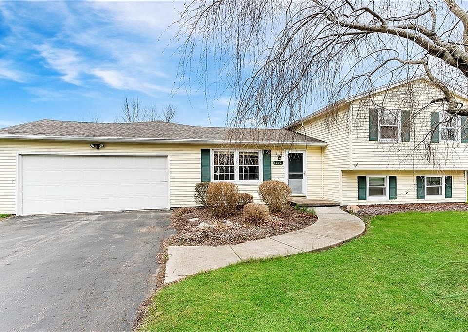 2nd image of 112 Laura Ln