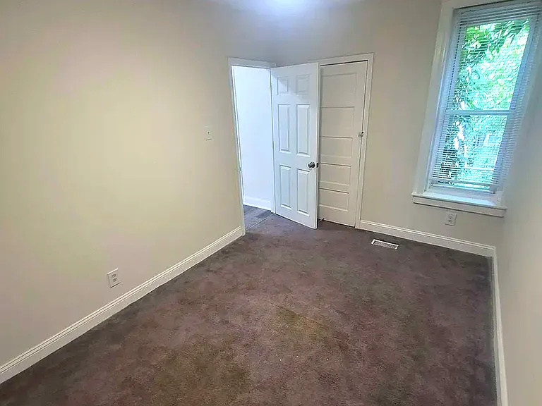 6010 N Lambert St — Photo 18