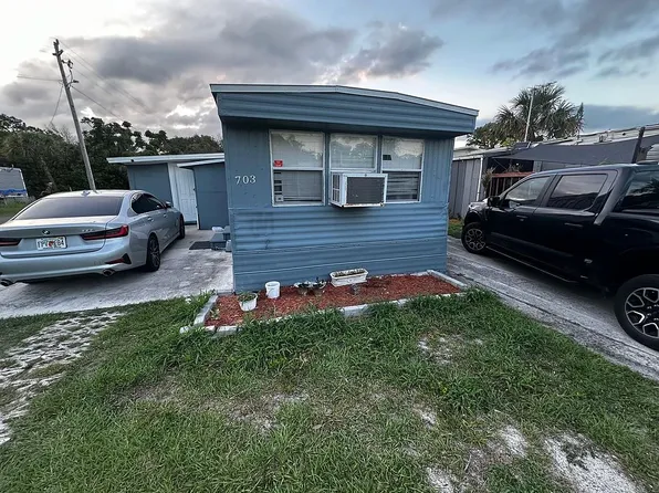 703 Silverstream Cir, Fort Pierce, FL 34946