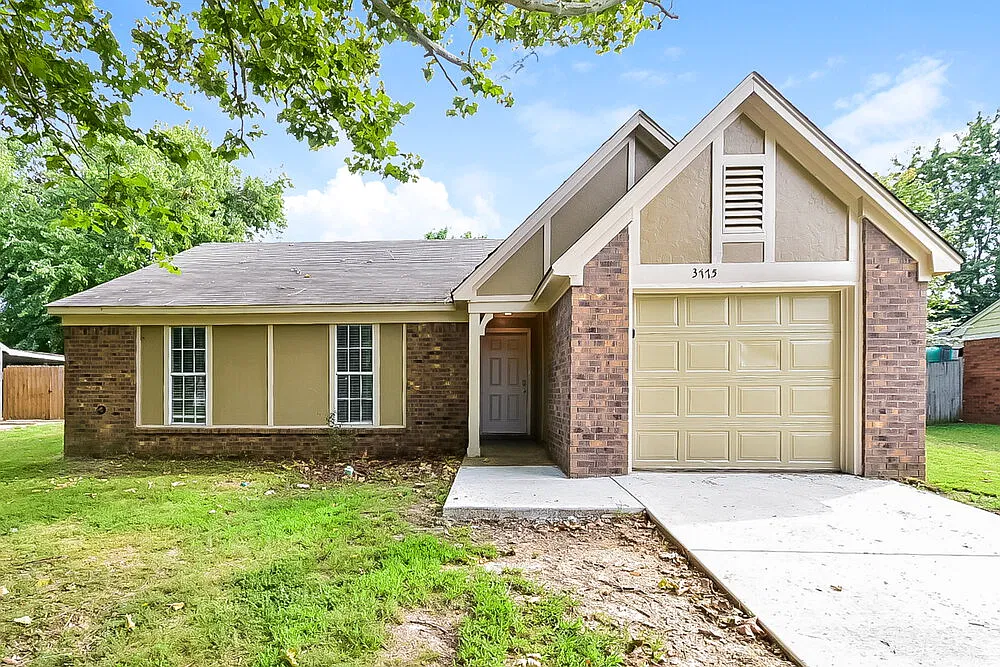 3 bed, 2.0 bath, 1166 sqft, $1,485 — Photo 1