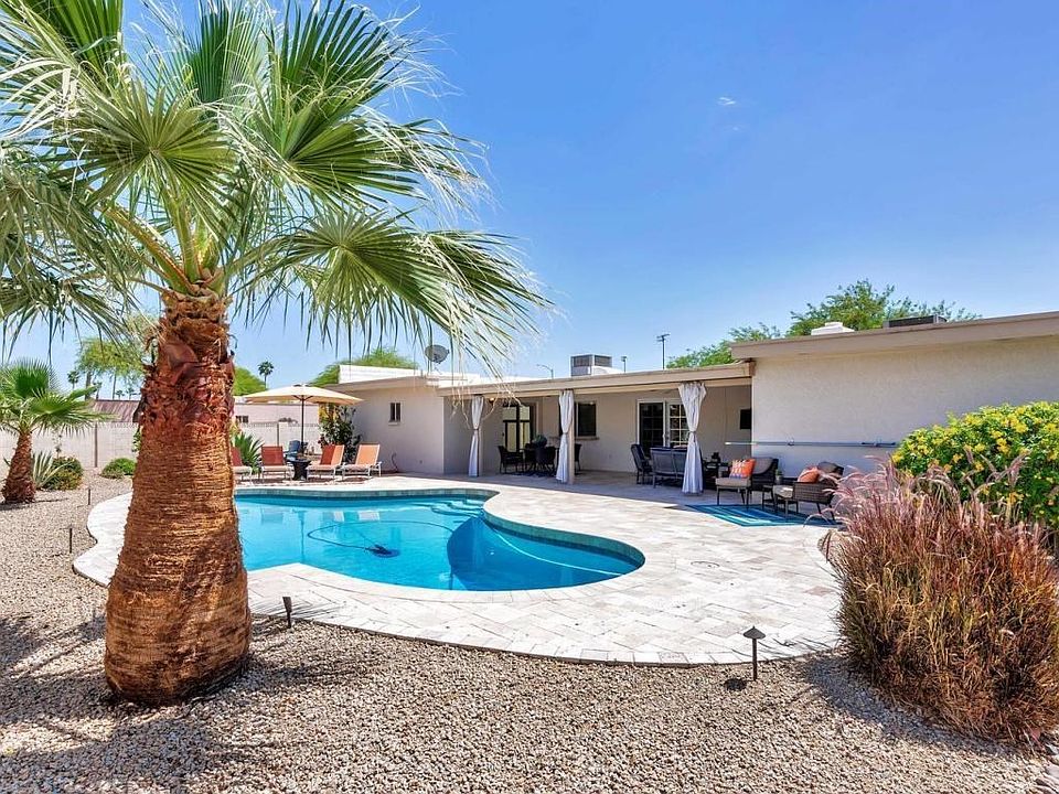 5810 E Beck Ln-large-033-23-Backyard-