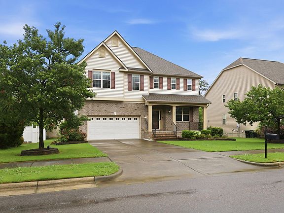 3rd image of 405 Liberty Rose Dr