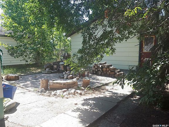 4th image of 428 Stanley St