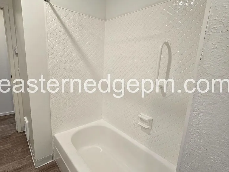 305-339 NW 8th Ave — Photo 48