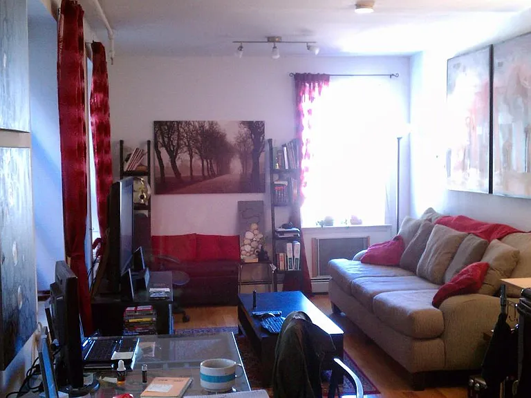 1927 Christian St #B — Photo 5