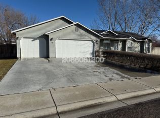 909 Settlers Dr, Caldwell, ID 83607