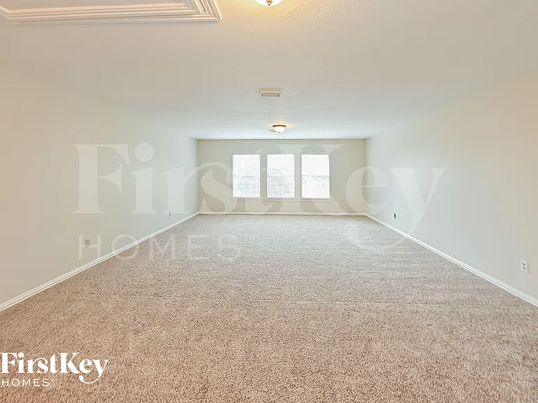 10364 Stone Gate Dr — Photo 6