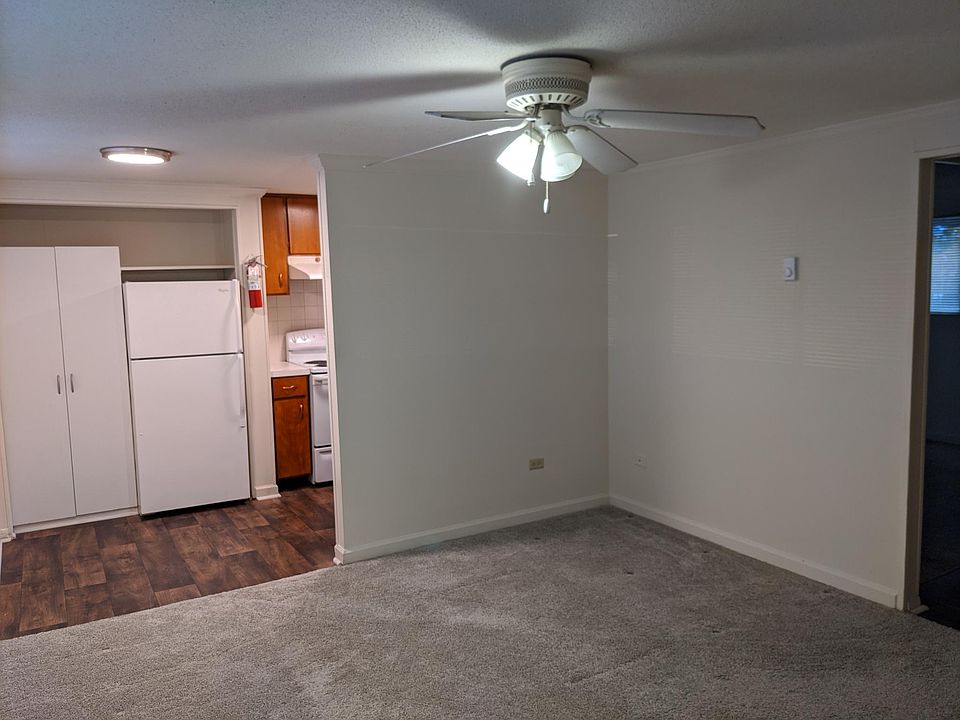1st image of 1402 Highland Ave #17