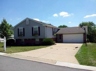 207 Universal Dr, Saint Peters, MO