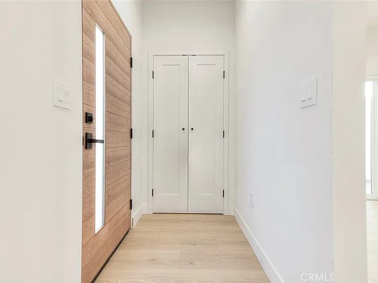 2242 N Keystone St — Photo 5