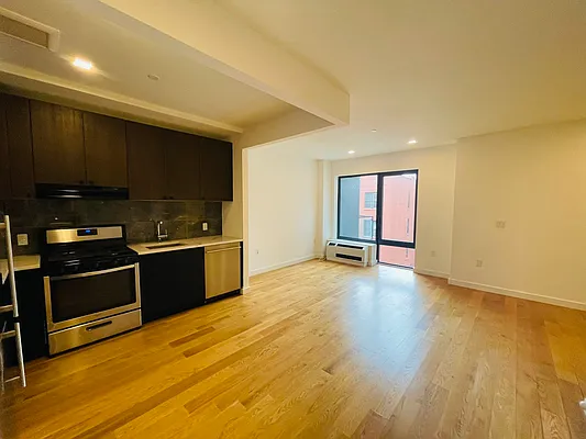 Rented by Zjama Realty Corp | media 2