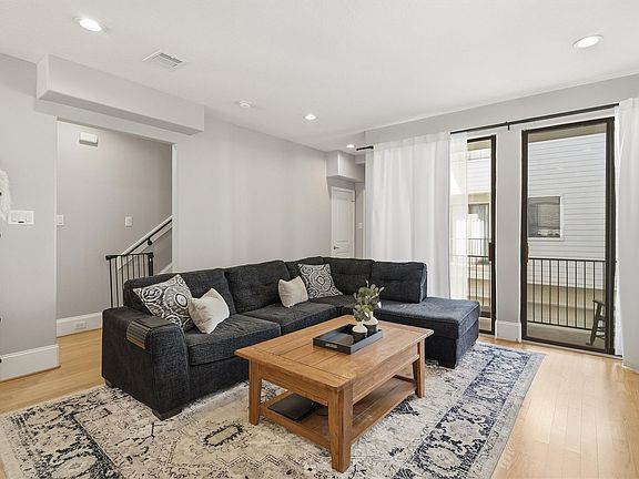 4th image of 2529 Rusk St