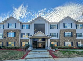 7302 Fairington Village Dr, Lithonia, GA 30038