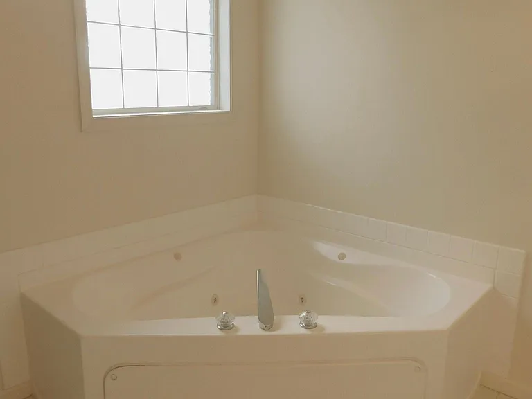 4728 Beach Bay Ct — Photo 16