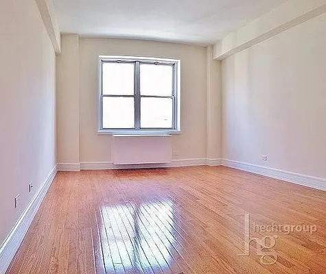 Rented by Hecht Group | media 16