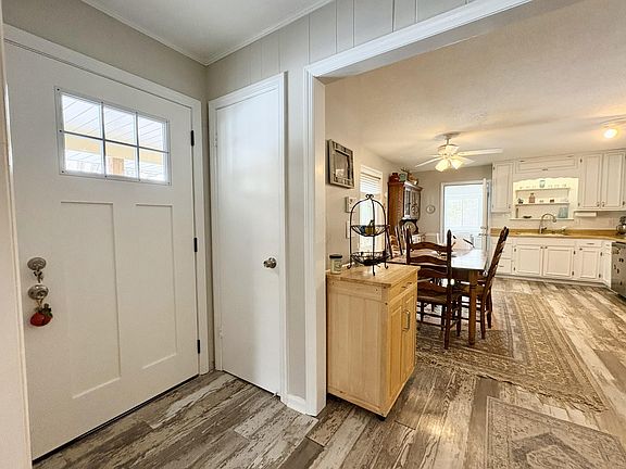 4th image of 2208 Poe Rd