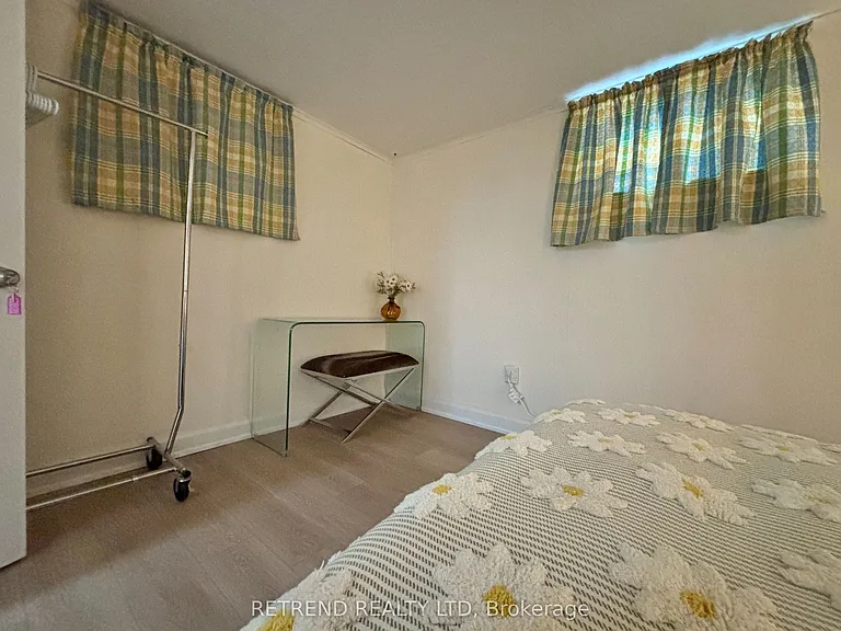 260 Ranee Ave #LOWER — Photo 11