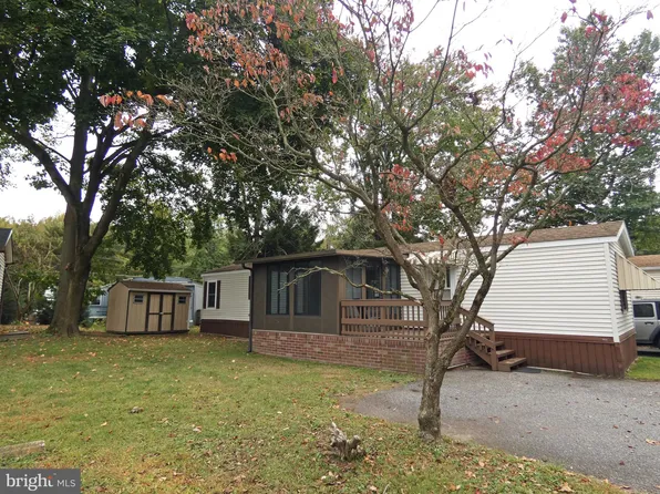 1 Victory Ave Trlr 55, Pennsville, NJ 08070