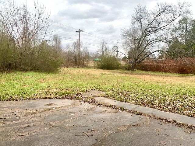 2nd image of 803 18th St