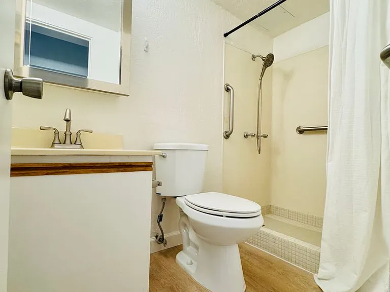 2120 Fern St #102 — Photo 12