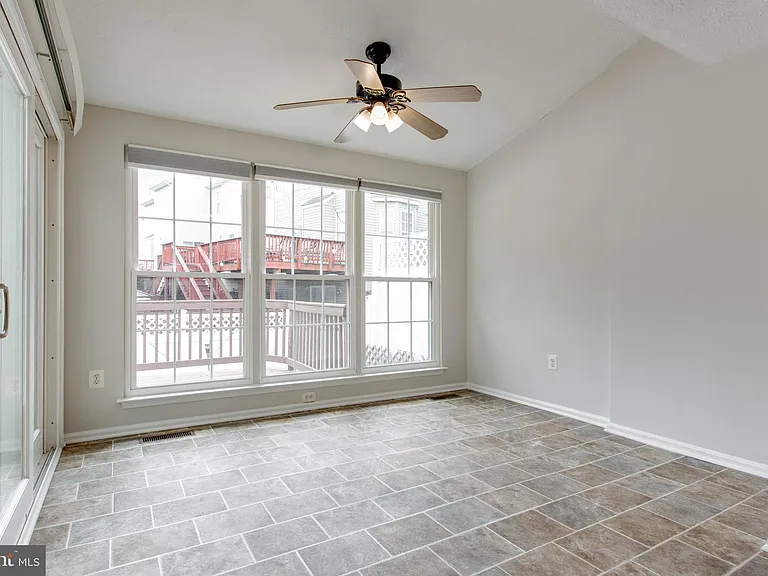 8125 Gray Stone Ln — Photo 16
