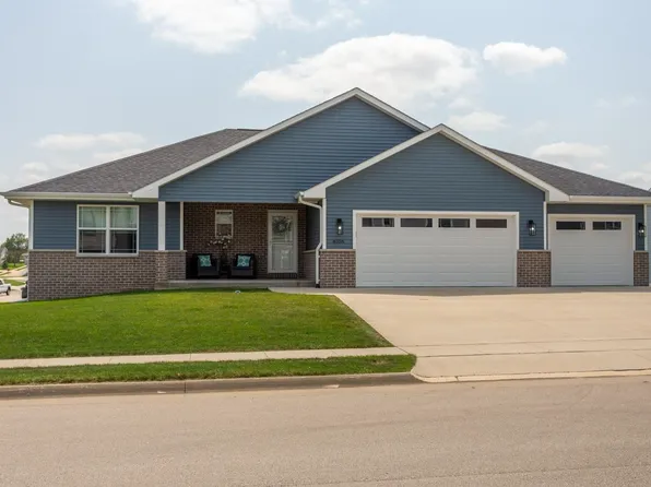 6356 Arapaho Dr, Asbury, IA 52002