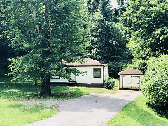 3rd image of 240 Hickory Grove Blvd