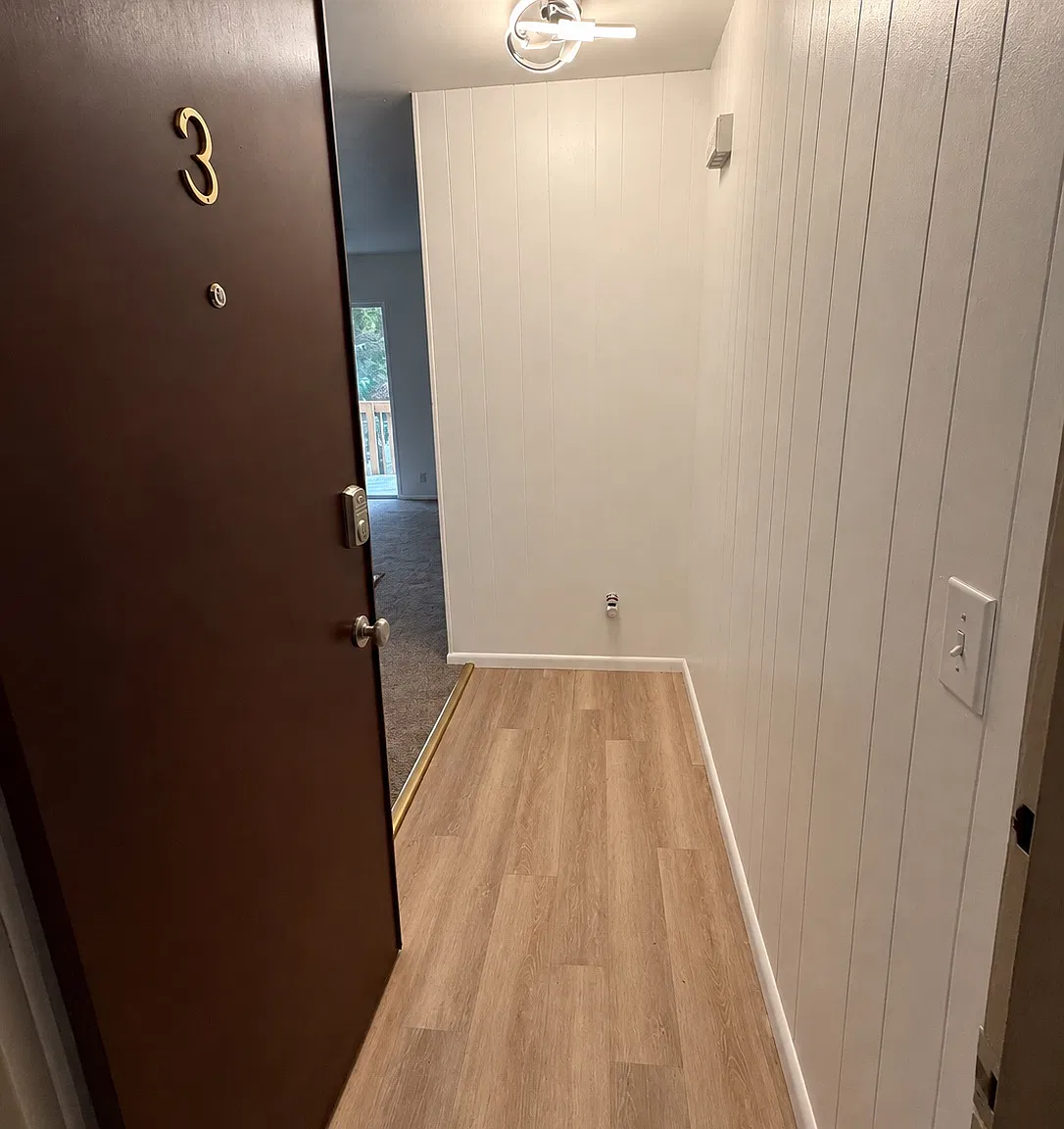 2 bed, 977 sqft, $1,300 — Photo 1