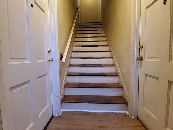 4th image of 24 Fernwood Ave #3