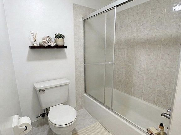 5th image of 9921 Bustleton Ave