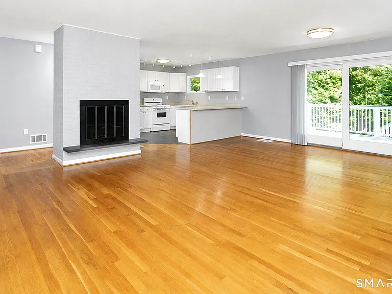 5 Wakerobin Rd — Photo 4