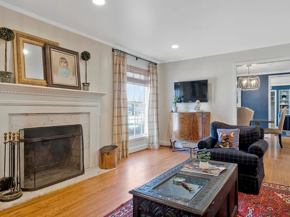909 Neartop Dr, Nashville, TN 37205