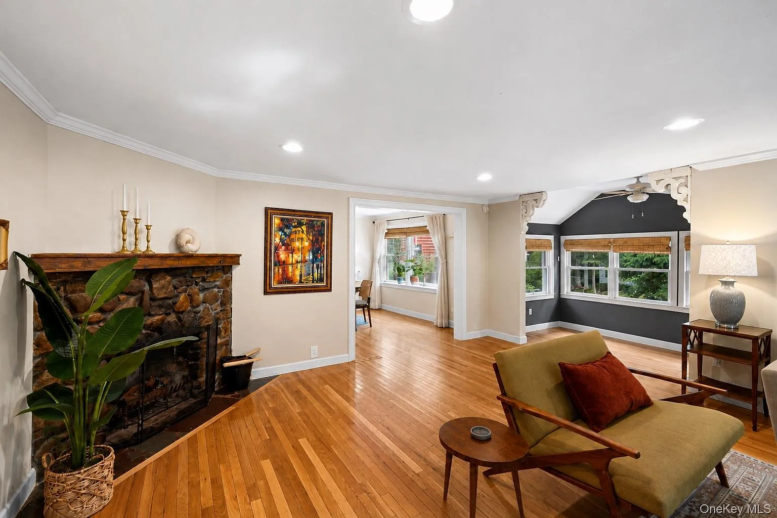 3 bed, 2.0 bath, 2250 sqft, $5,200 — Photo 4