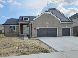 24650 Brookshire Dr, Macomb, MI