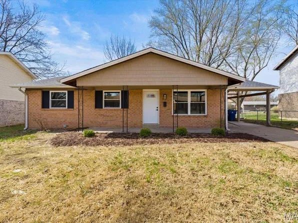 2382 Battlefield Dr, Florissant, MO 63031