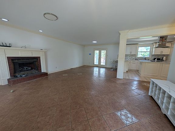 4th image of 2164 New England Pl